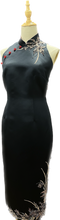 Load image into Gallery viewer, Emery Sleeveless Cheongsam
