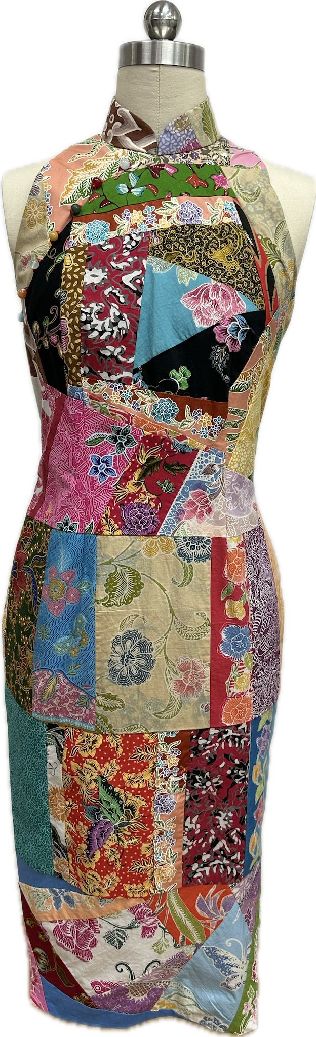 Colette Batik Sleeveless Cheongsam