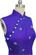 Load image into Gallery viewer, Amelis Sari Sleeveless Cheongsam
