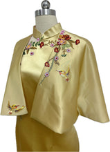 Load image into Gallery viewer, Ariana Satin Sleeveless Cheongsam Set
