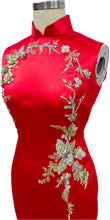Load image into Gallery viewer, Sienna Satin Sleeveless Cheongsam
