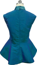 Load image into Gallery viewer, Jade Thai Silk Sleeveless Cheongsam Top
