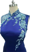 Load image into Gallery viewer, Sofia Satin Sleeveless Cheongsam

