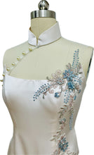 Load image into Gallery viewer, Della Duchess Satin Sleeveless Cheongsam
