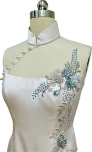 Della Duchess Satin Sleeveless Cheongsam